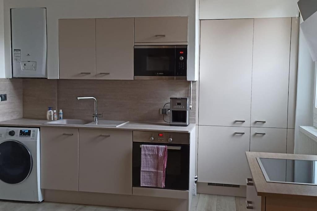 דירות Suresnes : 2 Pieces Cosy מראה חיצוני תמונה